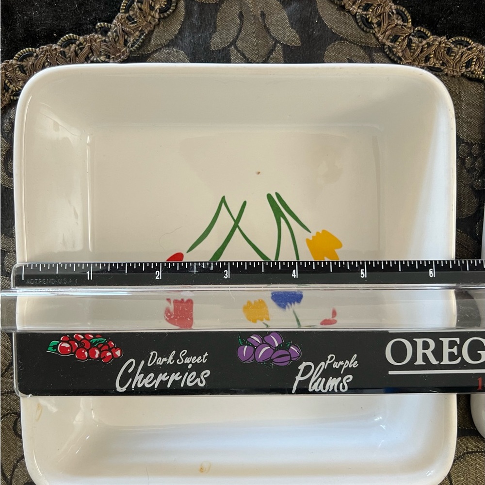 Marimekko 1980s Tulips Pattern 6.5” x 1.5” deep ceramic oven baking dish - Picture 4 of 4